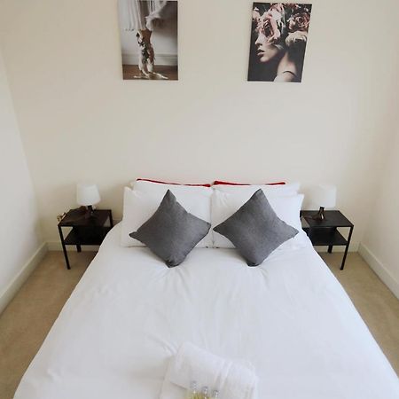 شقة Easytravel Luxury Nec/Airport 3 Beds House برمنغهام المظهر الخارجي الصورة